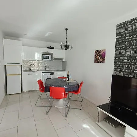 Parque Santiago Americas Apartment